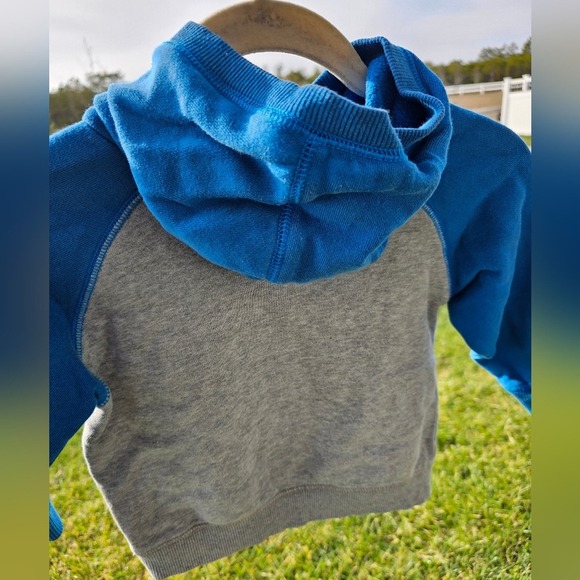 Kid's 2T Gymboree Soccer Ball Hoodie Sweatshirt Gray Blue Graphic Pullover
FIFA - Picture 13 of 16